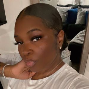 Meet your Posher, Daeisha